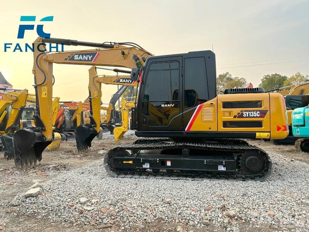 Sany sy135c حفارات زحافة