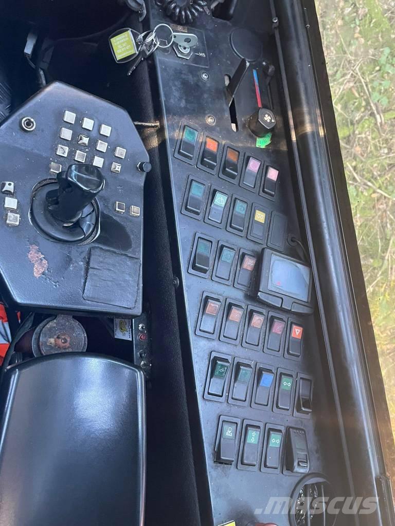 Sampo-Rosenlew 1066 حصادات