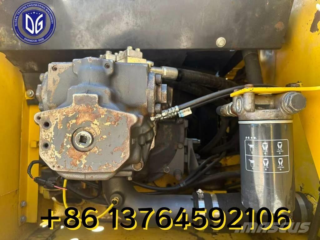 Komatsu PC 220 حفارات زحافة