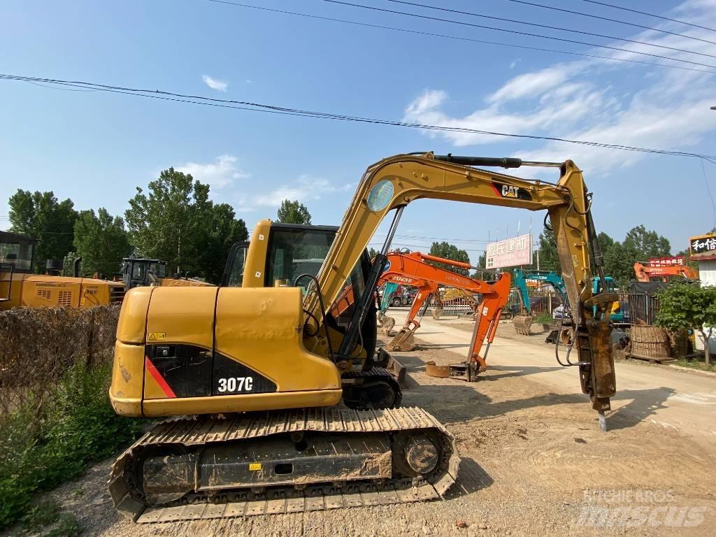 CAT 307 C حفارات زحافة
