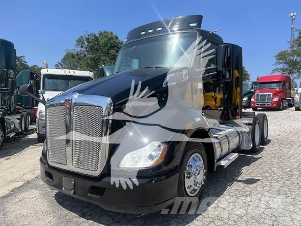 Kenworth T680 وحدات الجر