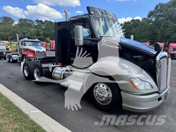 Kenworth T680 وحدات الجر