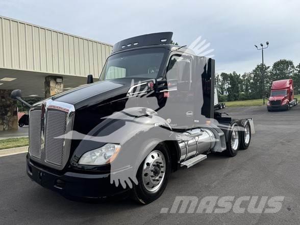 Kenworth T680 وحدات الجر