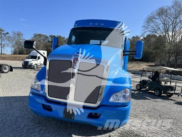 Kenworth T680 وحدات الجر