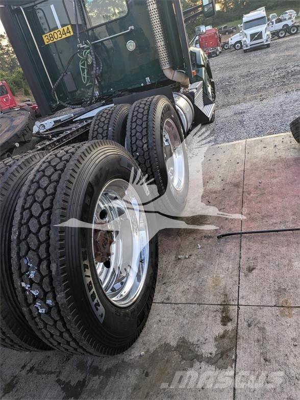Kenworth T680 وحدات الجر