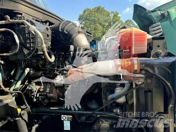 Kenworth T680 وحدات الجر