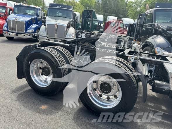 Kenworth T680 وحدات الجر