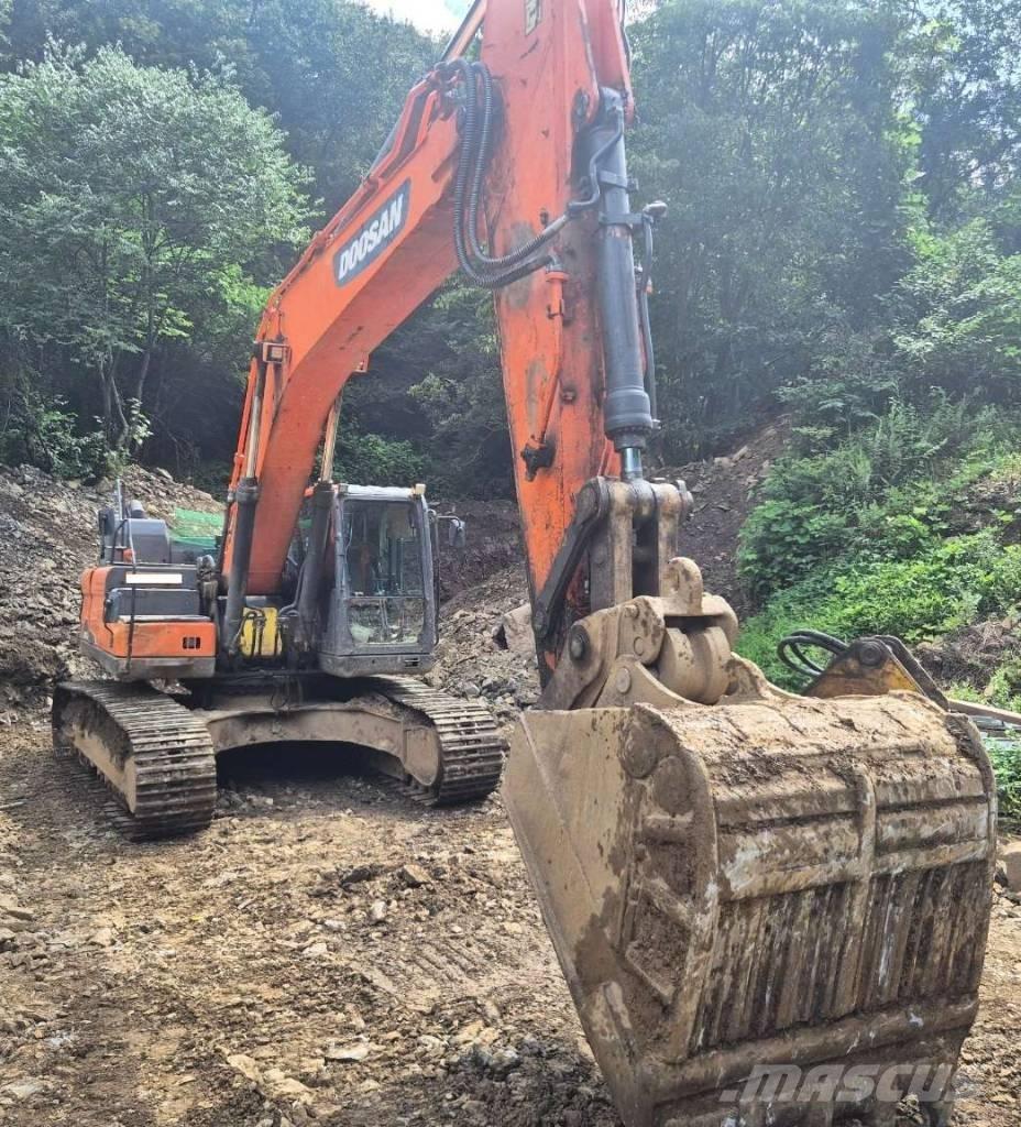 Doosan DX 300 LC-5 حفارات زحافة