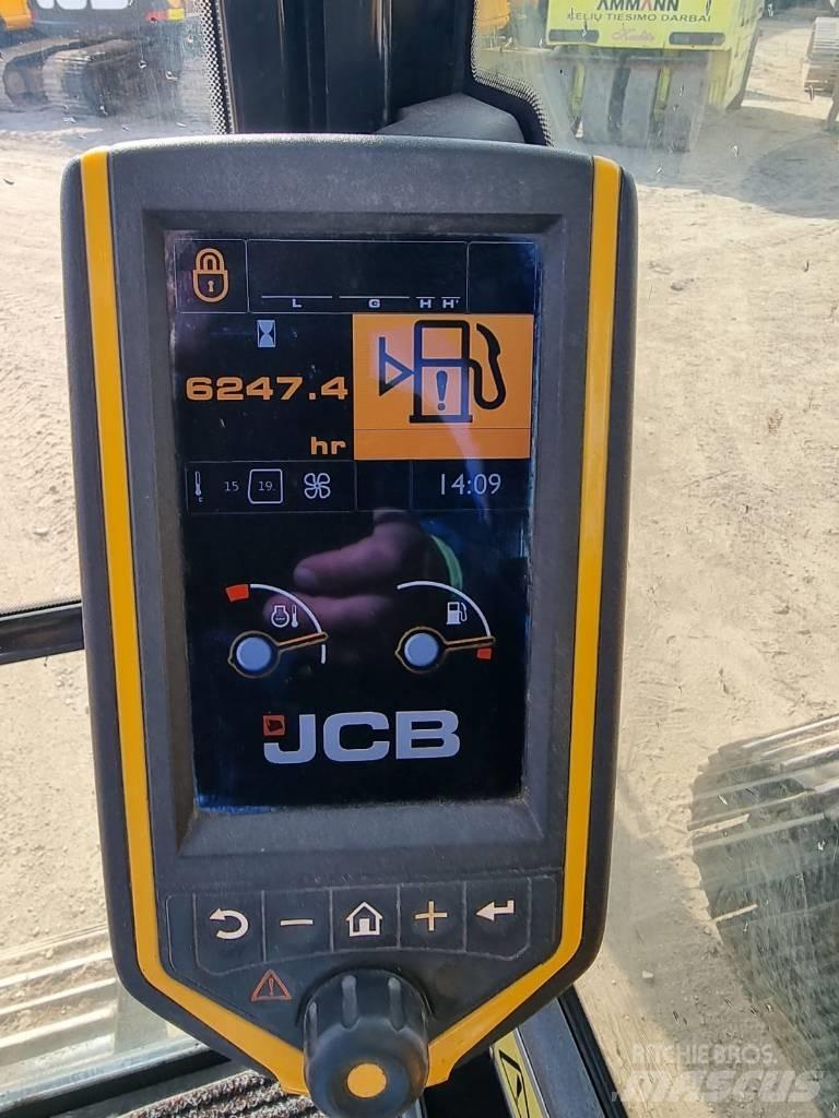 JCB JS 130 LC حفارات زحافة