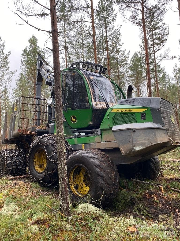 John Deere 1010G شاحنات