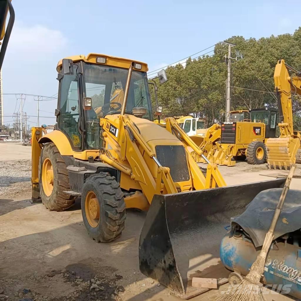 JCB 3CX لوادر ذات جرافات عكسية