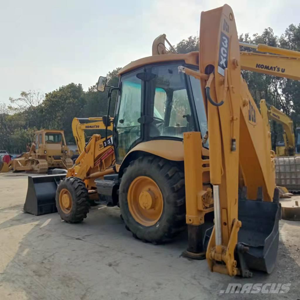 JCB 3CX لوادر ذات جرافات عكسية