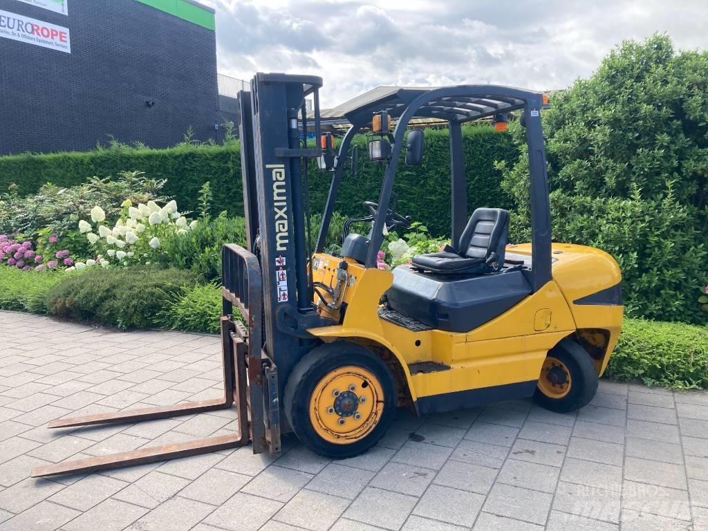 Maximal FD30T شاحنات الديزل