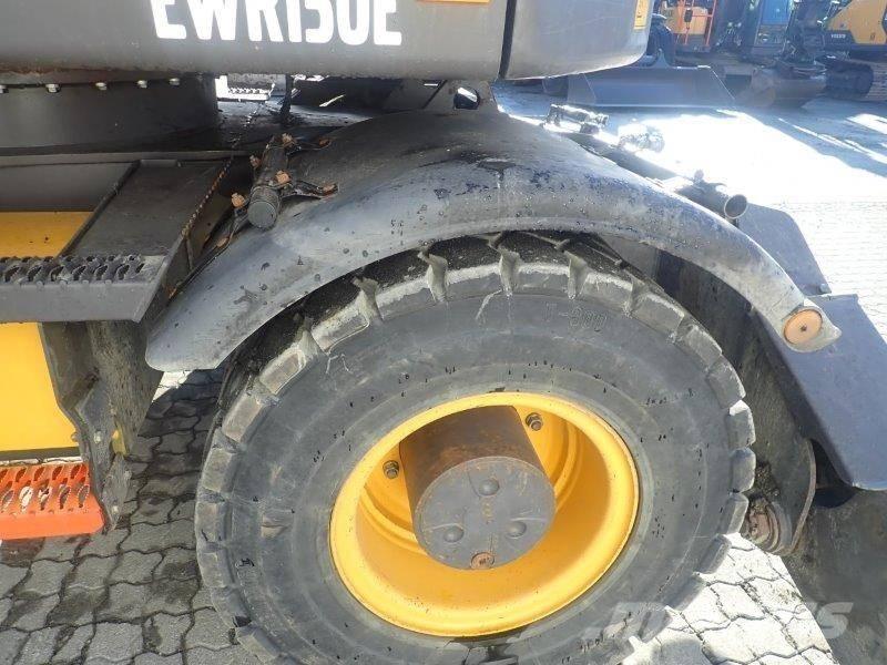 Volvo EWR 150 E حفارات بعجل