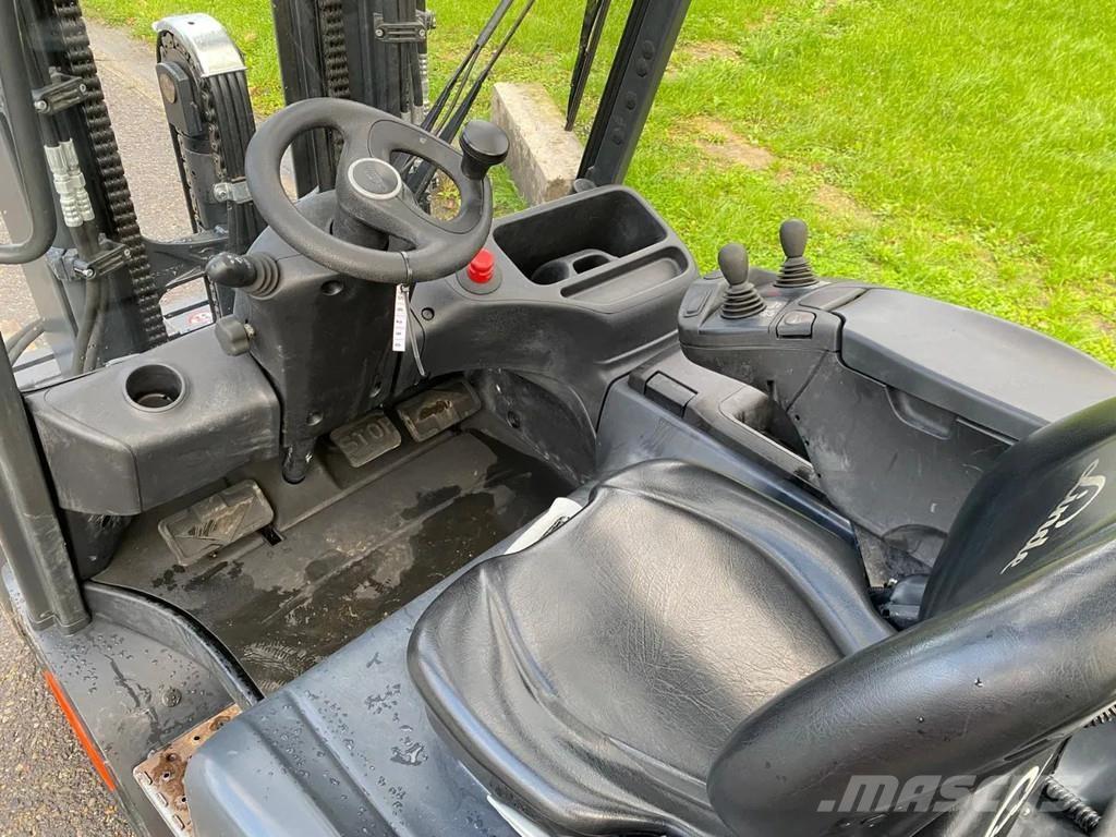 Linde E30L-01 شاحنات ذات رافعات شوكية تعمل بالكهرباء