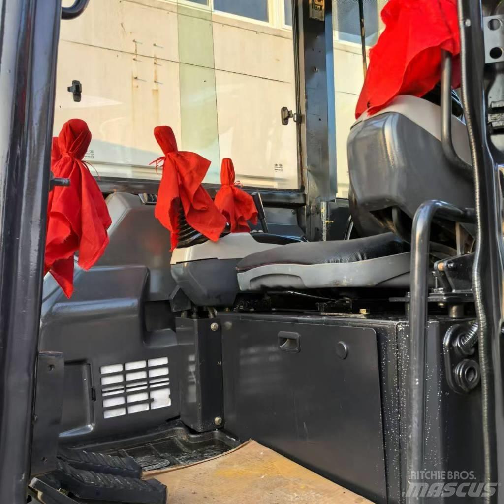 Komatsu PC 55 MR حفارات صغيرة أقل من 7 طن (حفارات صغيرة)