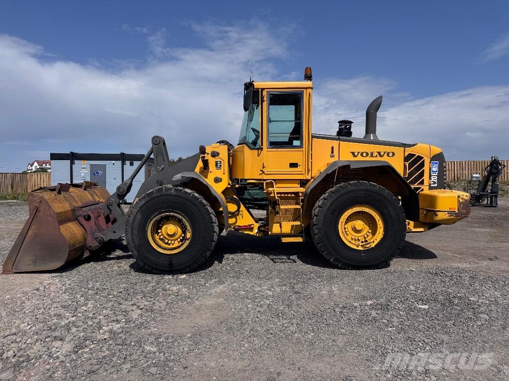 Volvo L 120 E لوادر بعجل