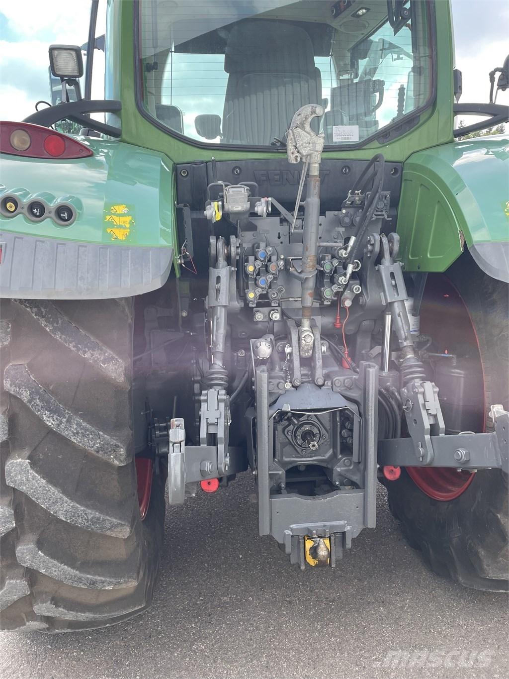 Fendt 720 Profi Plus الجرارات