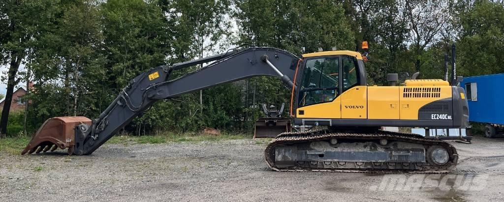 Volvo EC 240 C N L حفارات زحافة