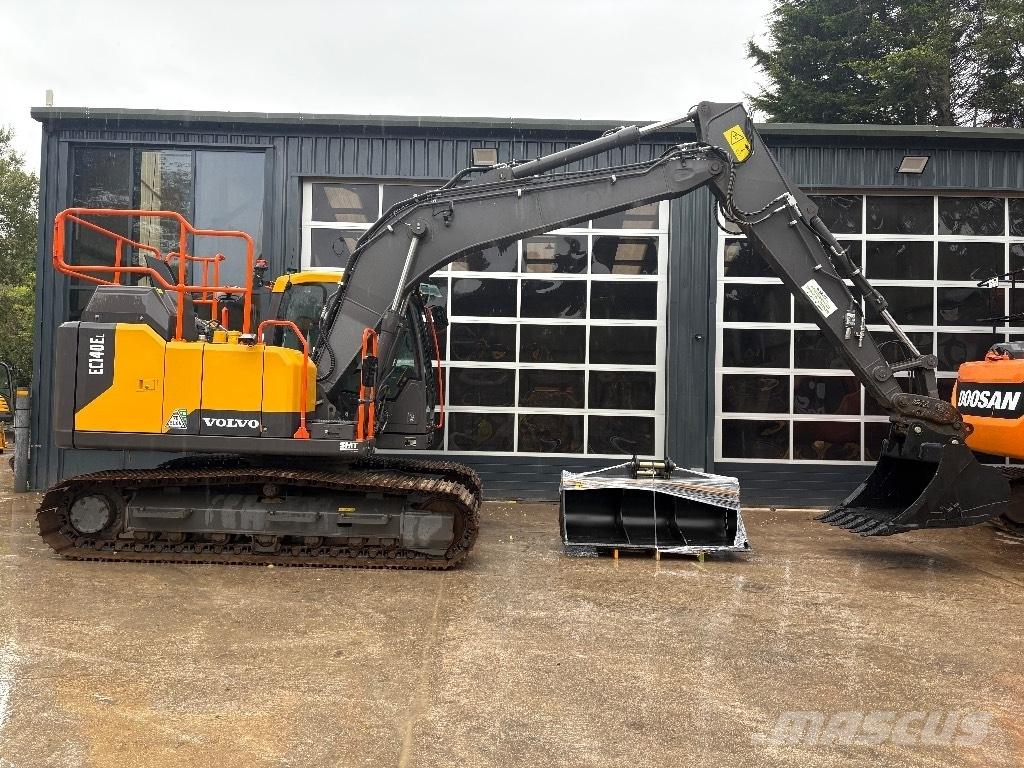 Volvo EC 140 E حفارات زحافة