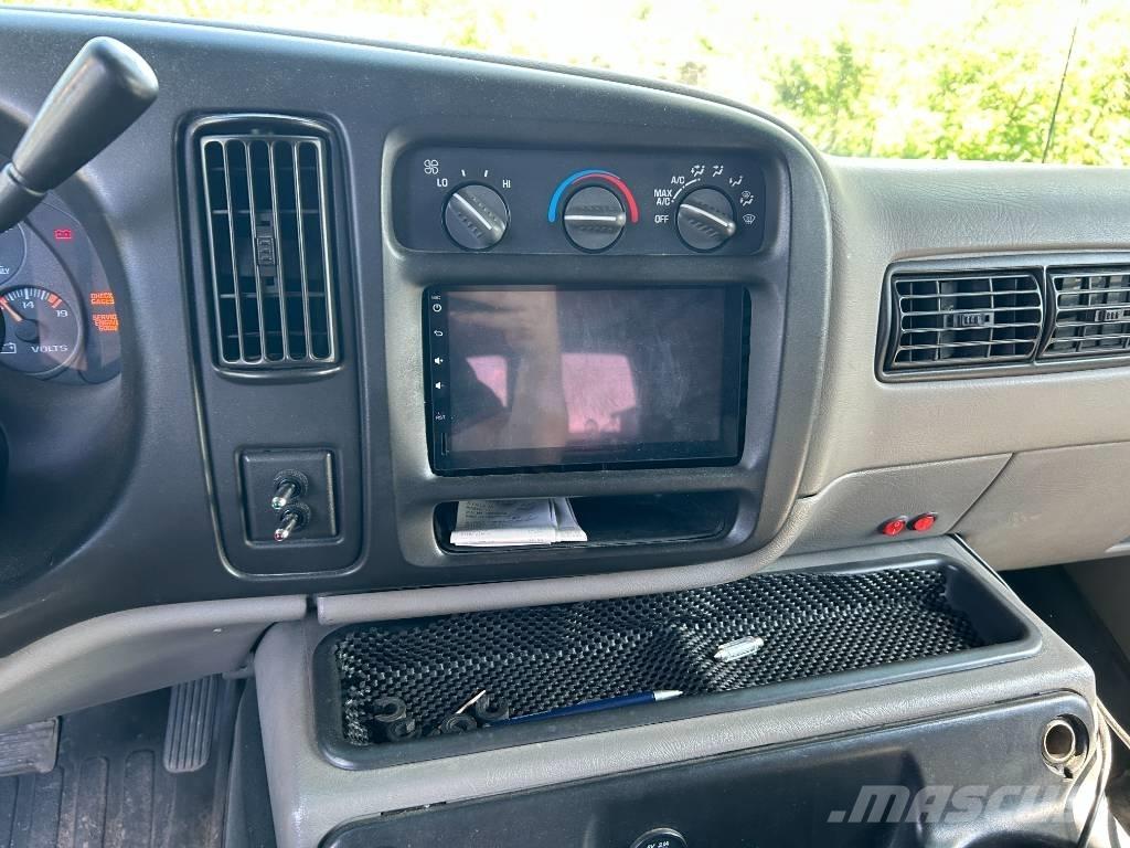 GMC Savana G3500 شاحنة مقفلة