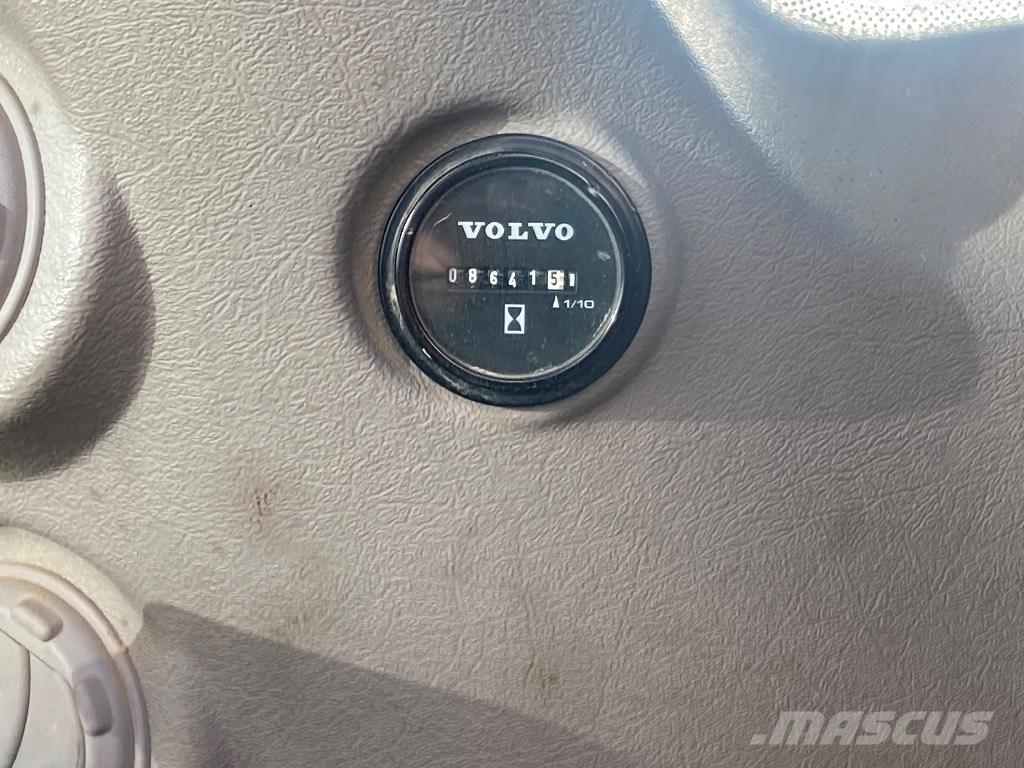 Volvo EC 140 DL حفارات زحافة