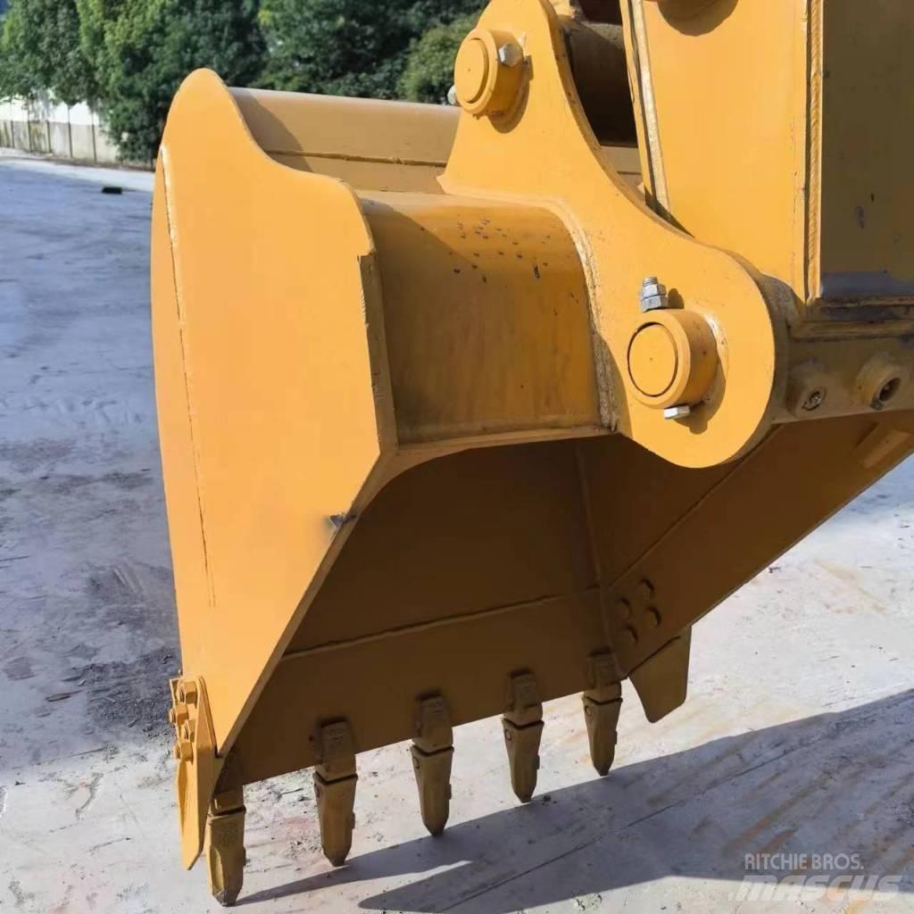 CAT 315 D L حفارات زحافة