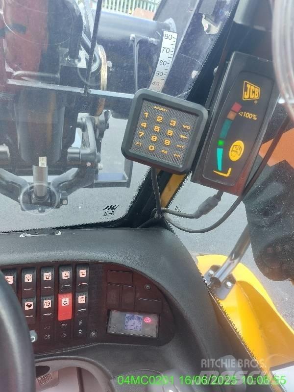 JCB 520-40 مناولات متداخلة