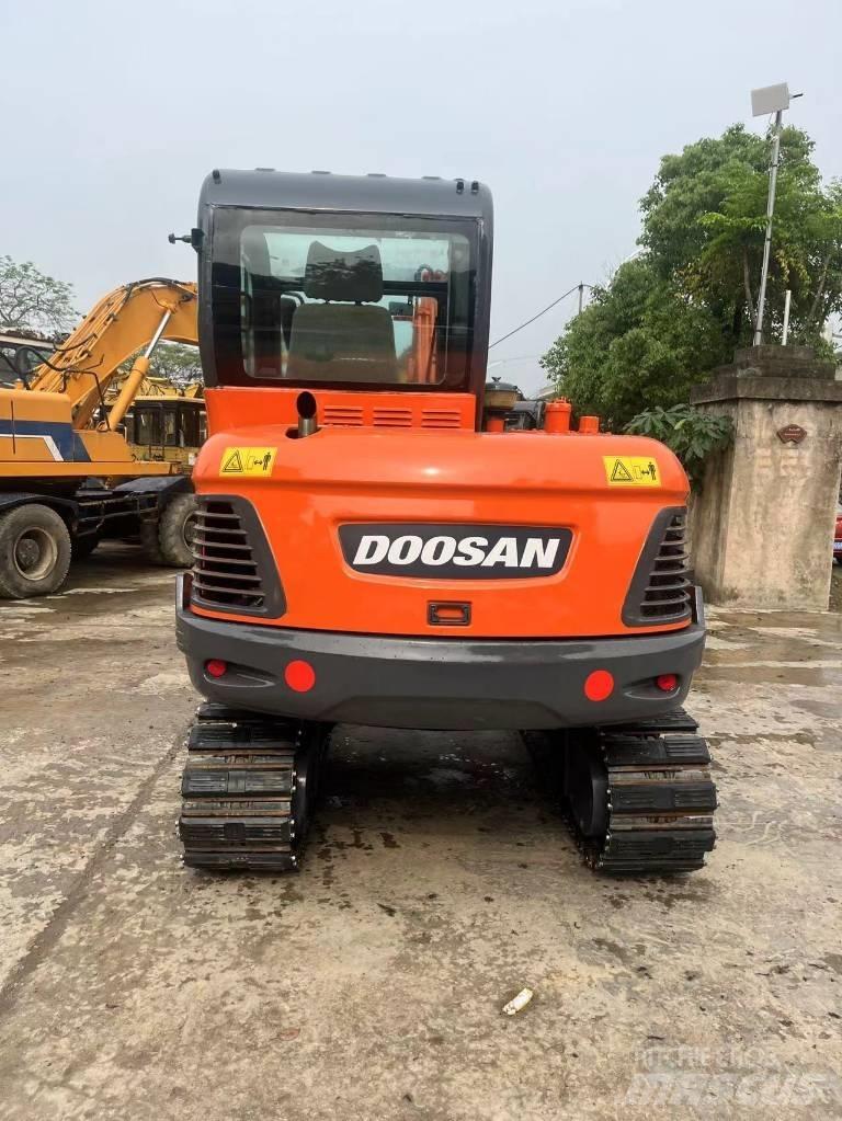 Doosan DX55-9C حفارات صغيرة أقل من 7 طن (حفارات صغيرة)