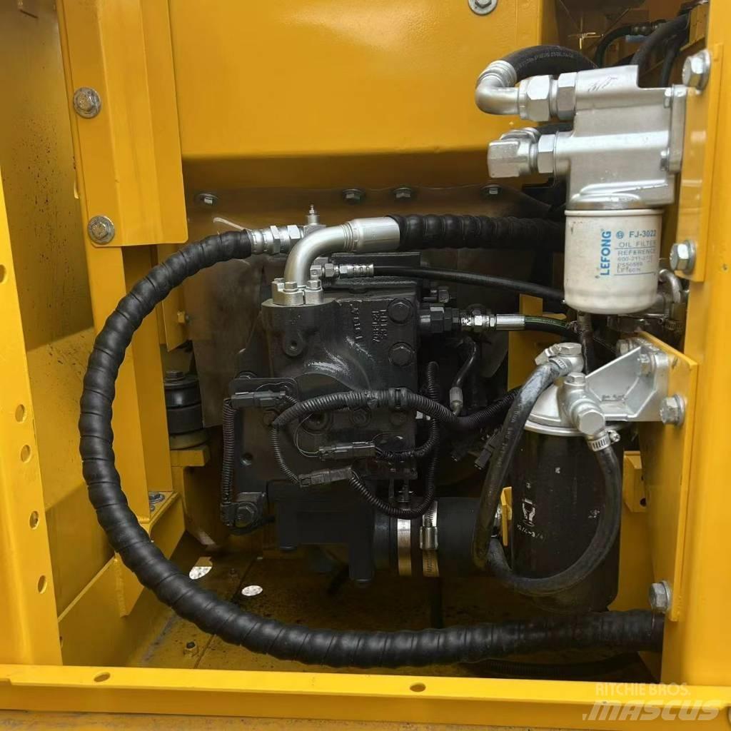 Komatsu 130-7 حفارات زحافة