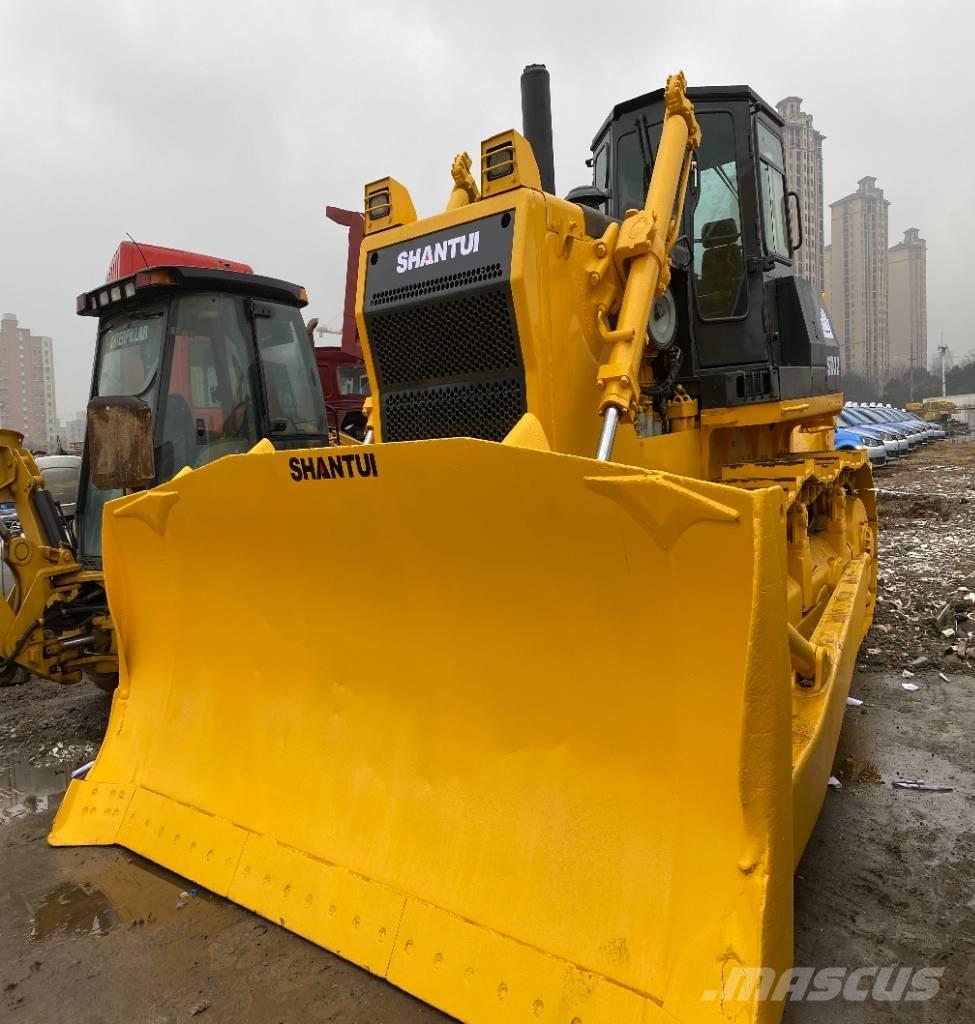 Shantui SD 32 بلدوزرات مجنزرة