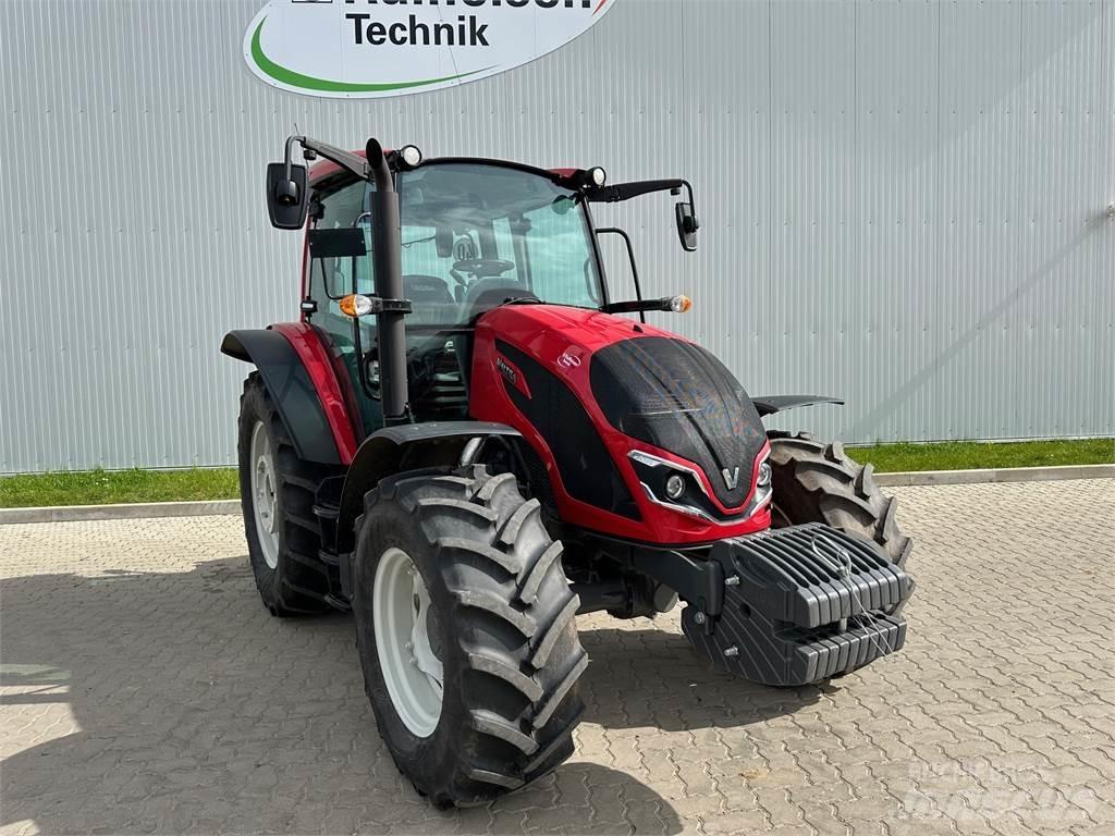 Valtra A105 MH الجرارات
