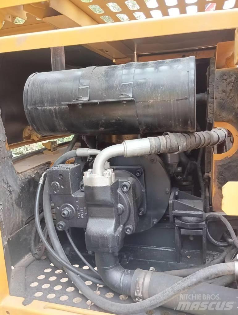 Sany SY 95 C حفارات زحافة