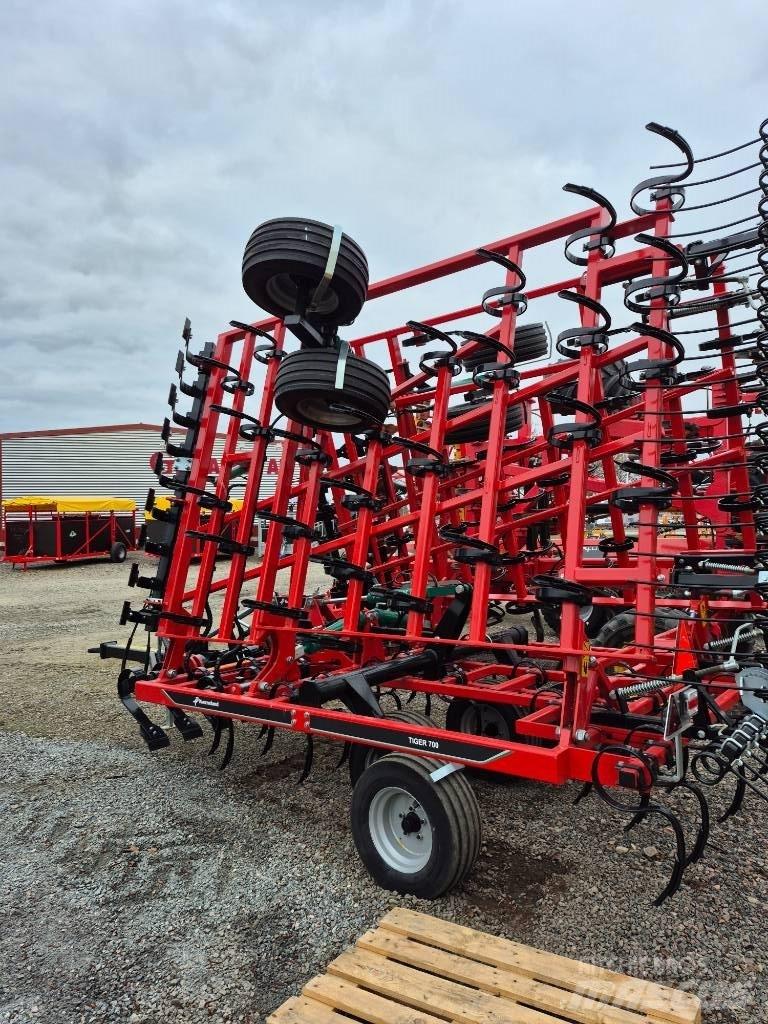 Kverneland Tiger 7 الكاسحات وقلابات التربة ذات المحركات