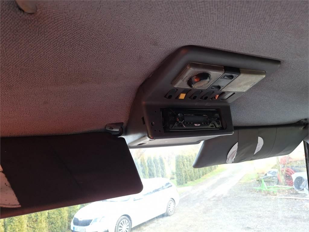 DAF FA 45 150 شاحنات بمقصورة وهيكل