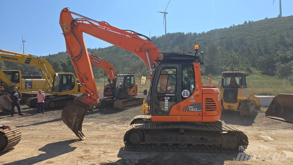Doosan DX 140 LCR-3 حفارات زحافة