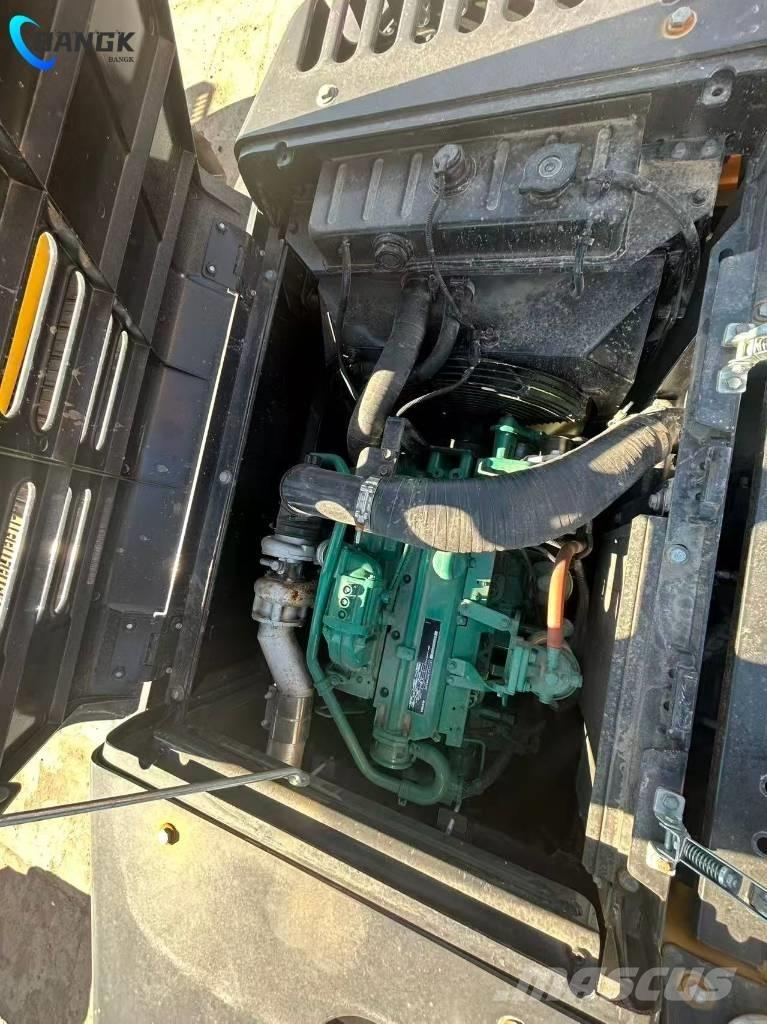 Volvo EC 140 D حفارات زحافة