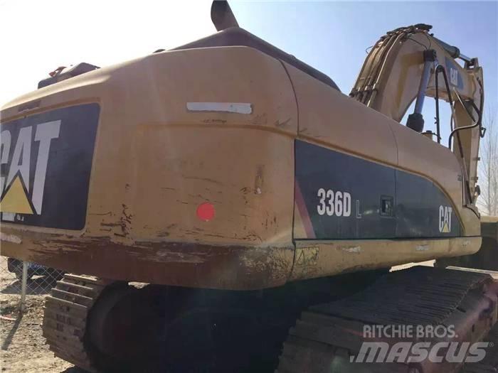 CAT 336 D حفارات زحافة