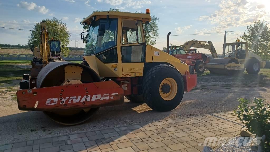 Dynapac CA 252 D مداحل أحادية الأسطوانة