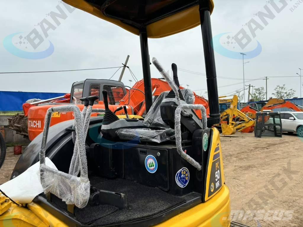 Komatsu PC 50 حفارات زحافة