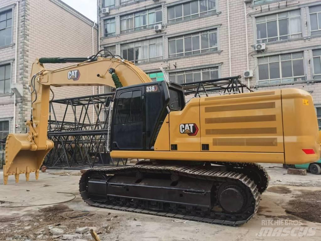 CAT 330 حفارات زحافة