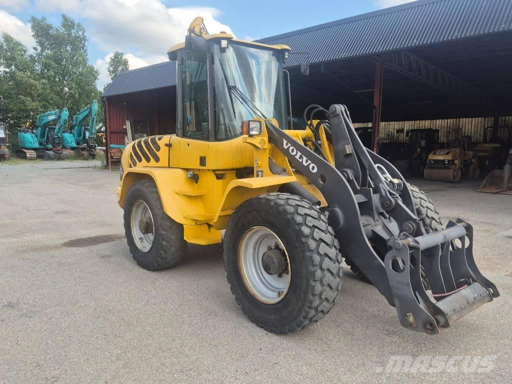 Volvo L 40 B لوادر بعجل
