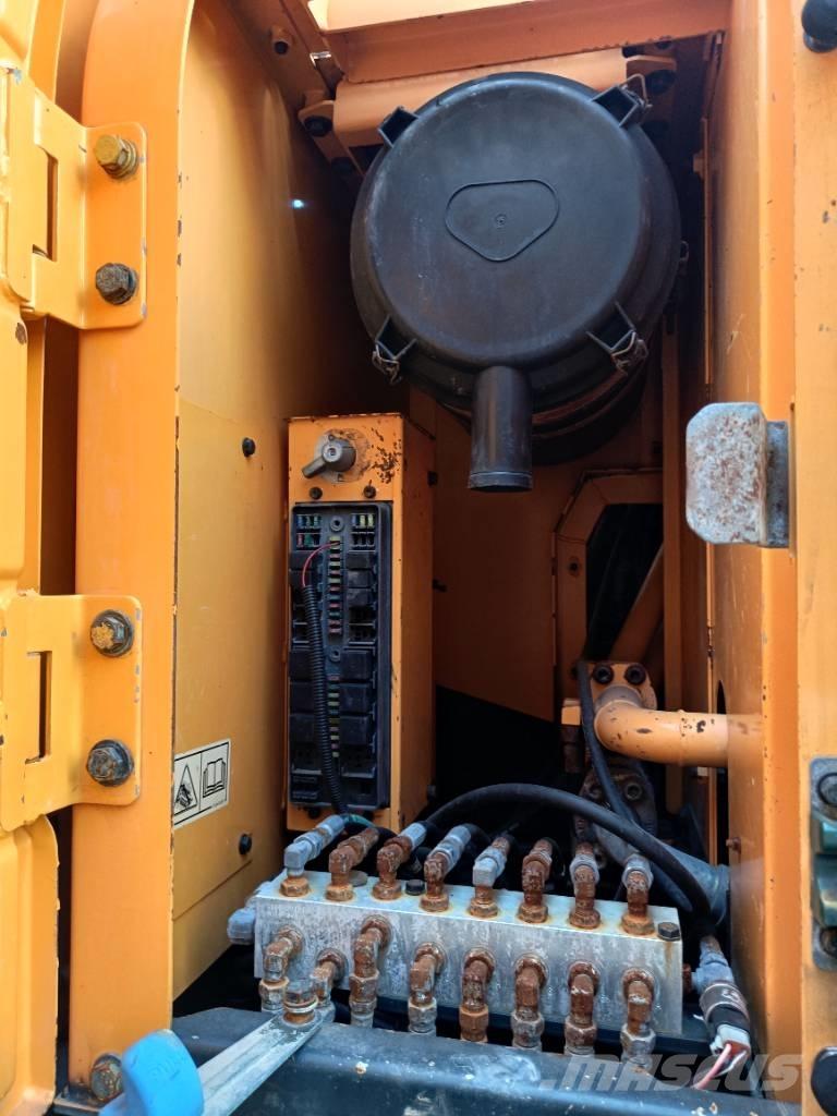 Hyundai R220LC-9 حفارات زحافة