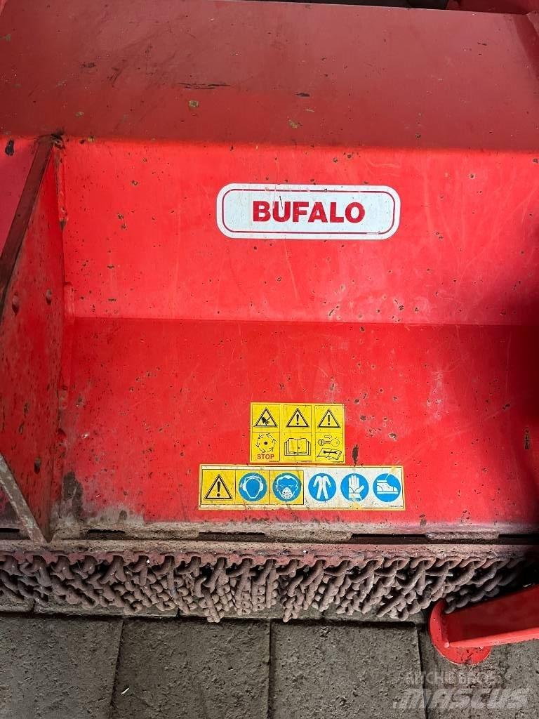 Maschio Bufalo 280 جزازات وأغطية المراعي
