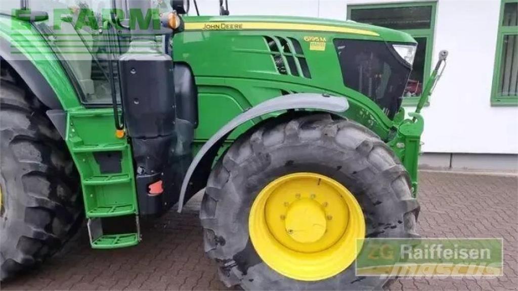 John Deere 6195m الجرارات