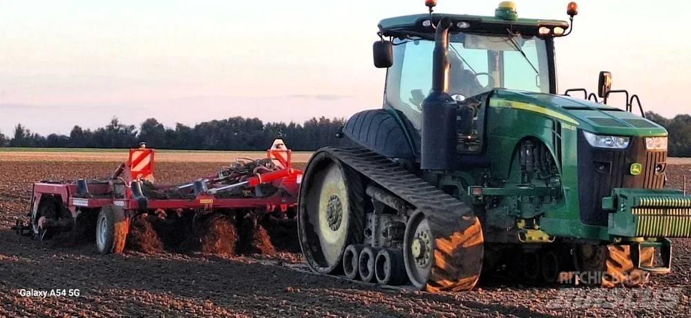 John Deere 8360 RT الجرارات