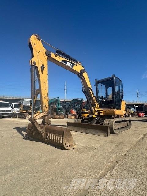 CAT 304.5 حفارات زحافة