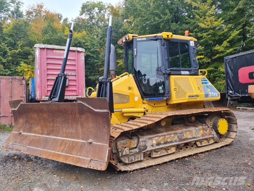 Komatsu D51PX-22 بلدوزرات مجنزرة