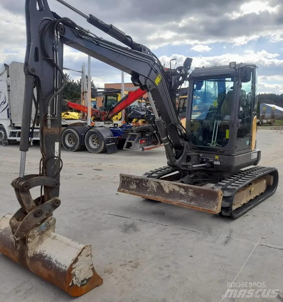 Volvo ECR 50 D حفارات صغيرة أقل من 7 طن (حفارات صغيرة)