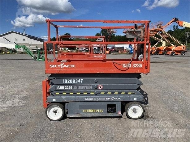 SkyJack SJ III 3226 رافعات مقصية الشكل